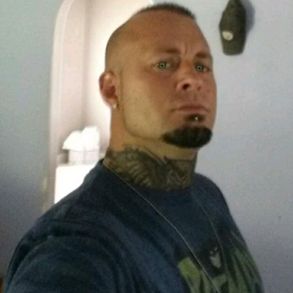 Meet your Posher, Ryan 🇮🇹🇺🇸♏🤙🎼🌴🔆🏖🥂✌💚👌 - Picture 5 of 6